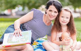 4 Proven Marketing to Mom Tactics for Selling Toys this Summer